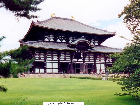2 
templu japonez japonia